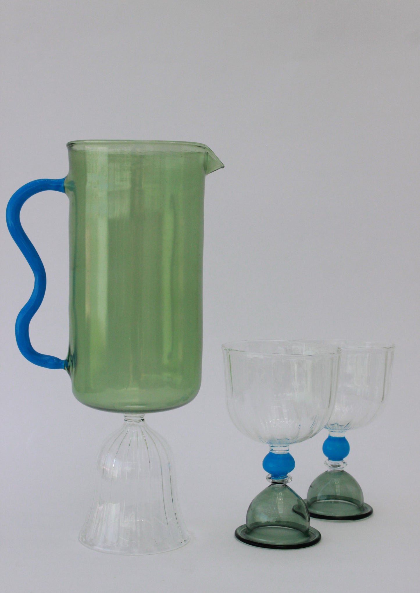 Summer jug with 2 glasses